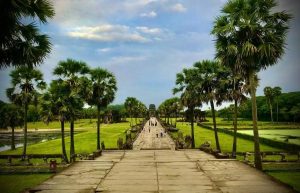 Visit-Angkor-Wat-without-crowds-the-less-crowded-temples